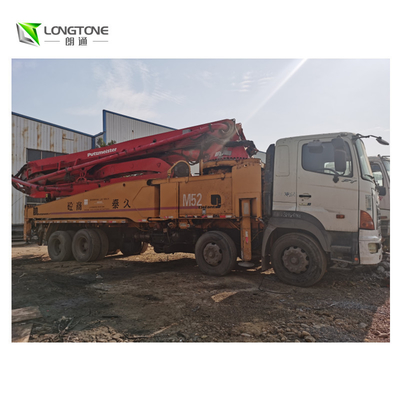 Benutzter Betonpumpe-LKW Putzmeister 37/42/52 m-Länge mit weniger Arbeitsstunden