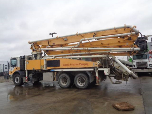 Benutzte Dieselfahrzeugbetonpumpe Zoomlion mit Max. Aggregate Diameter von 24-36 Millimeter